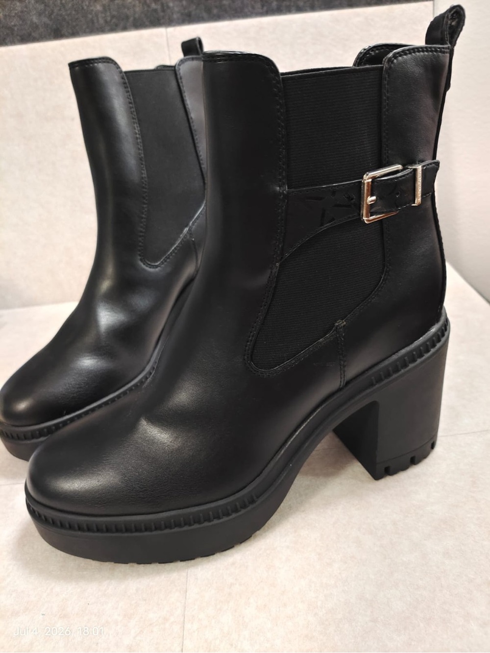 NWOB Calvin Klein Women's Fayth Buckled Block Heel Lug Sole Booties Black Sz11 M - Picture 1 of 8